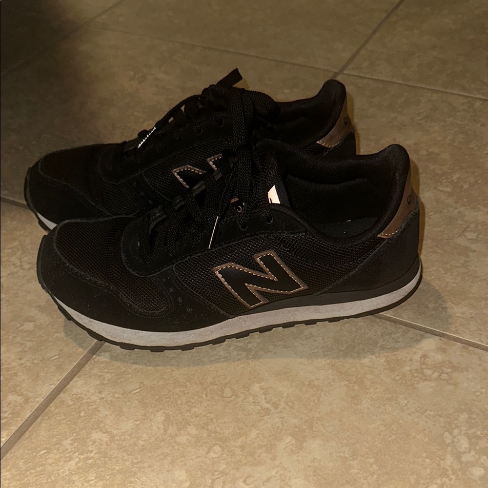 New Balance Black Sneakers Sleek Suede Athletic